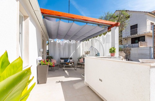 Cove Makarac (Milna) Apartment | Lovely apartment in Milna with WiFi