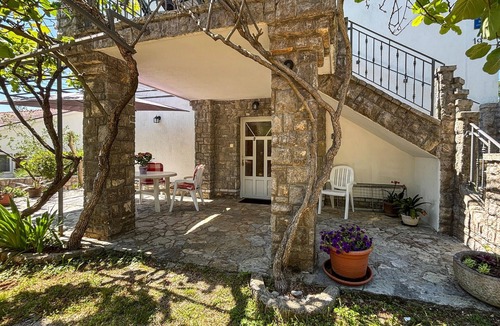 Pinezici Apartment | Lovely apartment in Pinezici with WiFi