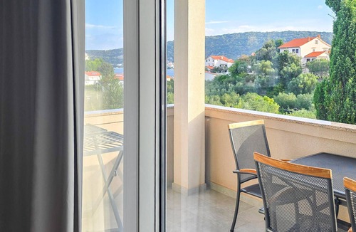 Rab Town Apartment | Lovely apartment in Rab with WiFi