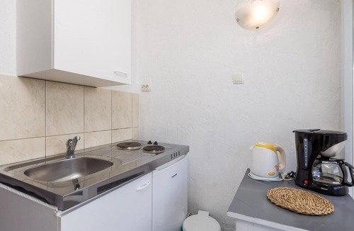Vratarusa Apartment | Lovely apartment in Senj with WiFi