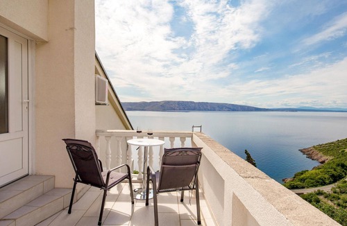 Vratarusa Apartment | Lovely apartment in Senj with WiFi