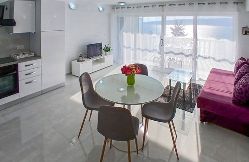 Vratarusa Apartment | Lovely apartment in Senj with house sea view