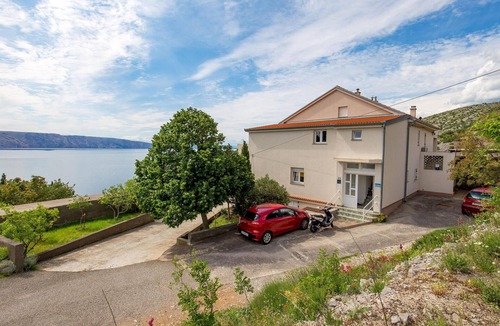 Vratarusa Apartment | Lovely apartment in Senj with house sea view