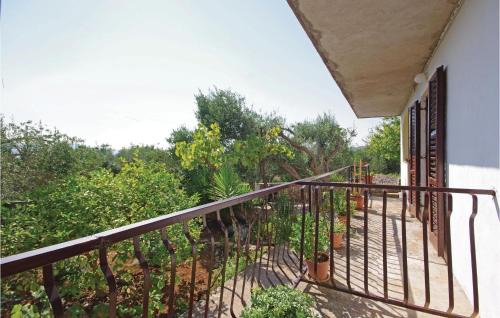 Sucuraj Apartment | Lovely Apartment In Sucuraj With Wifi