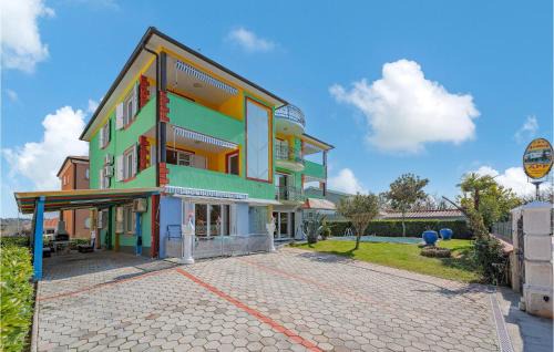 Đuba Apartment | Lovely Apartment In Umag With Wifi