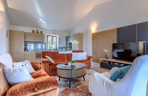 Bibali House | Lovely apartment in villa for 4 guests with A/C, WIFI, pool, TV and terrace