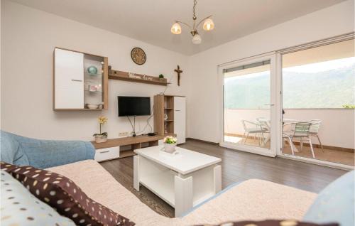 Zagvozd Apartment | Lovely Apartment In Zagvozd