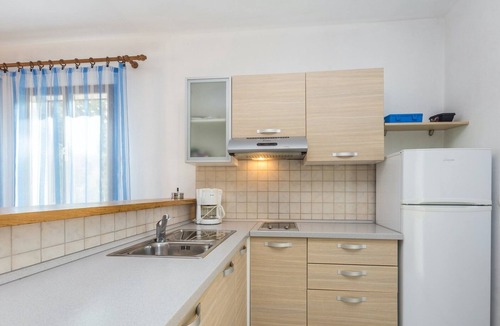 Nerezine Apartment | Lovely apartment LEA 300m from the beach