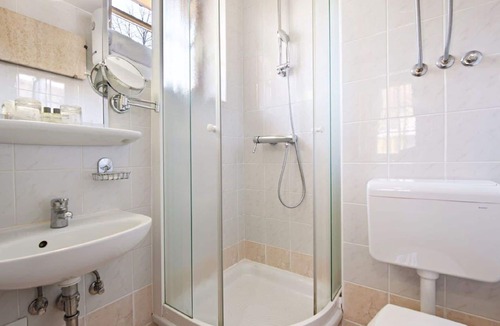 Moravske Toplice Apartment | Lovely apartment for 3 guests with WIFI, A/C, pool, TV, terrace and parking