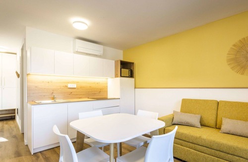 Strunjan Apartment | Lovely apartment with pool, A/C, WIFI, TV, terrace, pets allowed, panoramic view and parking