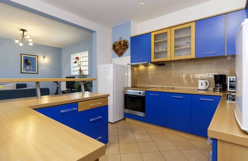 Topid Apartment | Lovely apartment with private pool, A/C, WIFI, TV, terrace, pets allowed and panoramic view