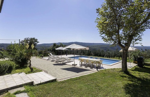 Topid Apartment | Lovely apartment with WIFI, A/C, private pool, TV, terrace, pets allowed and panoramic view