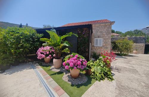 Komolac Apartment | Lovely Escape Close to Dubrovnik