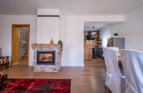 Hrvatska Kostajnica House | Lovely home in Hrvatska Kostajnica