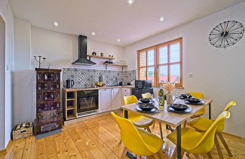 Jastrebarsko House | Lovely home in Dragovanscak