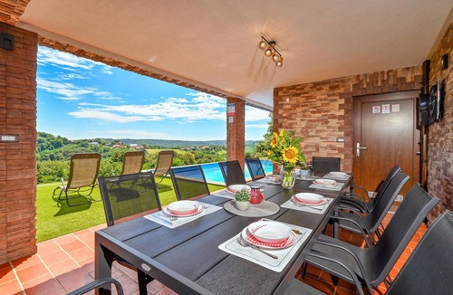 Grabrovnik House | Lovely home in Grabrovnik with sauna