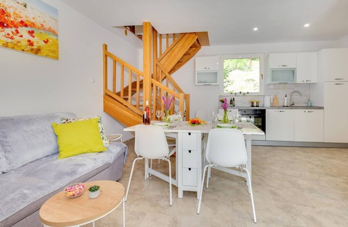 Koranski Brijeg House | Lovely home in Koranski Brijeg with sauna