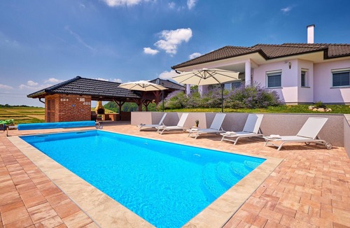 Municipality of Krizevci House | Lovely home in Krizevci