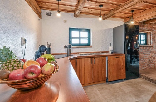 Varazdinske Toplice House | Lovely home in Lestakovec with kitchen