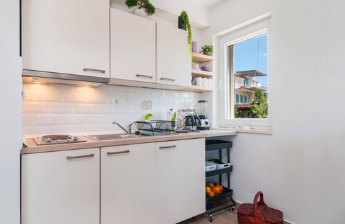 Maslinica House | Lovely home in Maslinica with WiFi