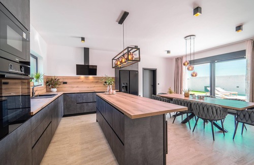 Benkovac House | Lovely home in Miranje Donje