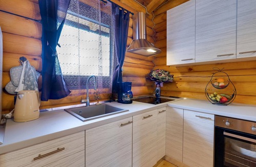 Petrinja House | Lovely home in Petrinja with sauna