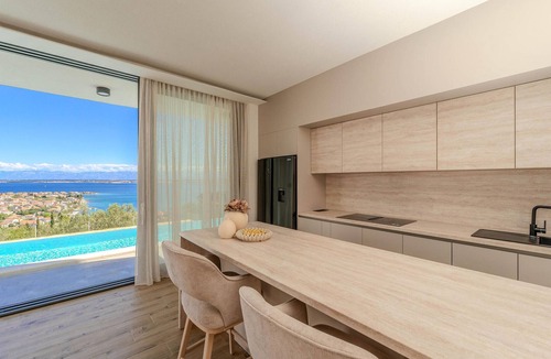 Preko House | Lovely home in Preko with sauna