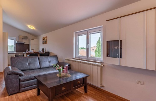 Sisan House | Lovely home in Pula with sauna