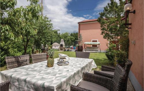 Pinezici House | Lovely Home In Pula With Wifi