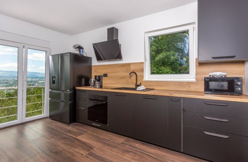 Sarsoni House | Lovely home in Rukavac