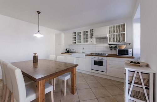 Miren-Kostanjevica House | Lovely home in Sela na Krasu with sauna