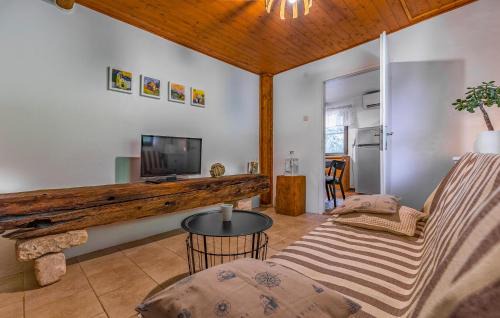 Mali Vareski House | Lovely Home In Segotici
