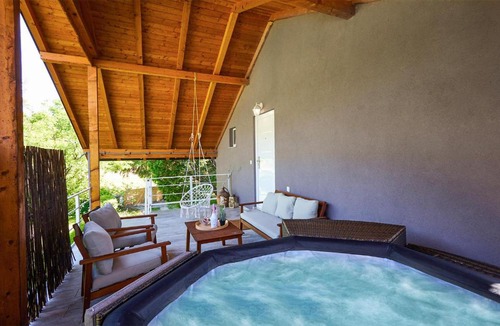 Lekenik House | Lovely Home In Sisinec With Outdoor Swimming Pool