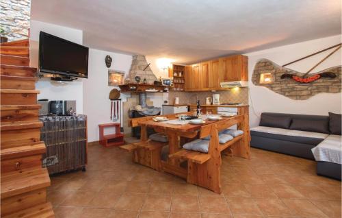 Cabrunici House | Lovely Home In Svetvincenat With Wifi