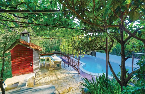 Trilj House | Lovely home in Trilj with WiFi