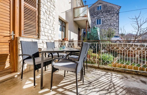 Zaton House | Lovely home in Zaton with WiFi