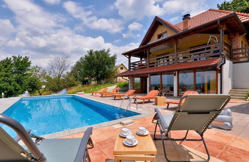 Medimurje House | Lovely home in Zelezna Gora with sauna