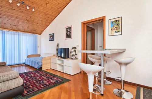 Murine Apartment | Lovely roses