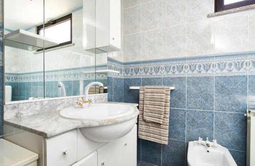 Murine Apartment | Lovely roses