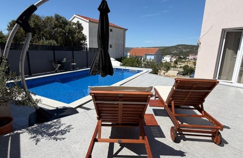 Razanj Apartment | Lucija Apartmani with Pool