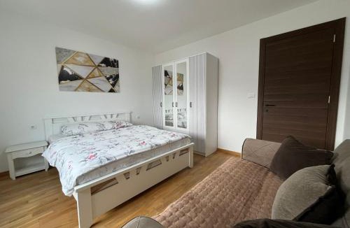 Kragujevac Apartment | Lux Apartment Rose Avenue 75m2
