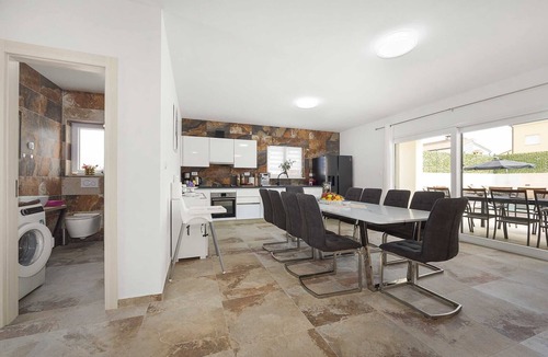 Pula Villa | Luxe villa in Pula with pool and jacuzzi