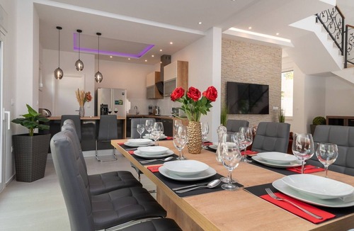 Municipality of Trogir House | Luxuriöse Villa Fantasy mit Meerblick und Pool i by Interhome