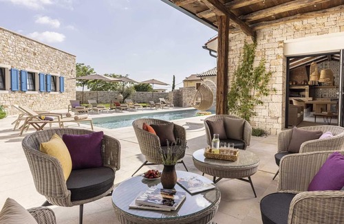 Kanfanar Villa | Luxurious complex for large groups in Barat in Istria