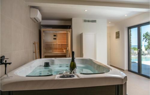 Bartici House | Luxurious Home In Bartici With Sauna