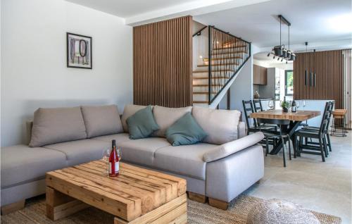 Bartici House | Luxurious Home In Bartici With Sauna
