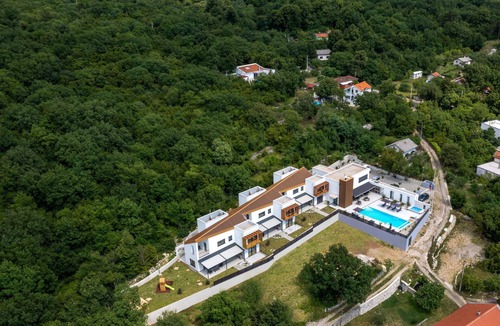 Grizane House | Luxurious home in Grizane with sauna