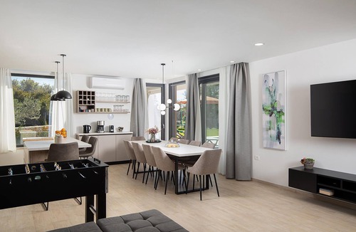 Mutvoran House | Luxurious home in Krnica
