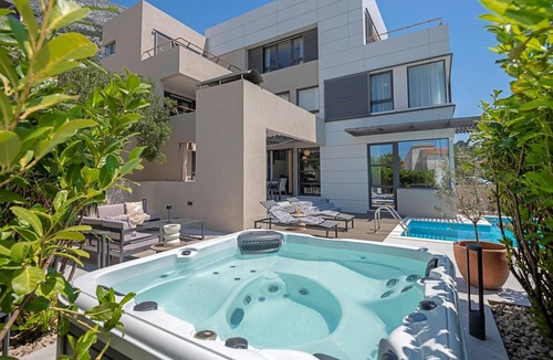 Makarska House | Luxurious home in Makarska with sauna