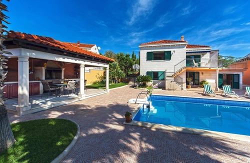 Sumartin House | Luxurious home in Sumartin